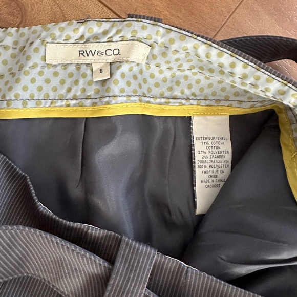 Pinstripe pencil skirt like new - Picture 3 of 4